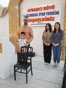 YILIN EN İYİLERİ PLAKETLERİNİ ALDILAR. 